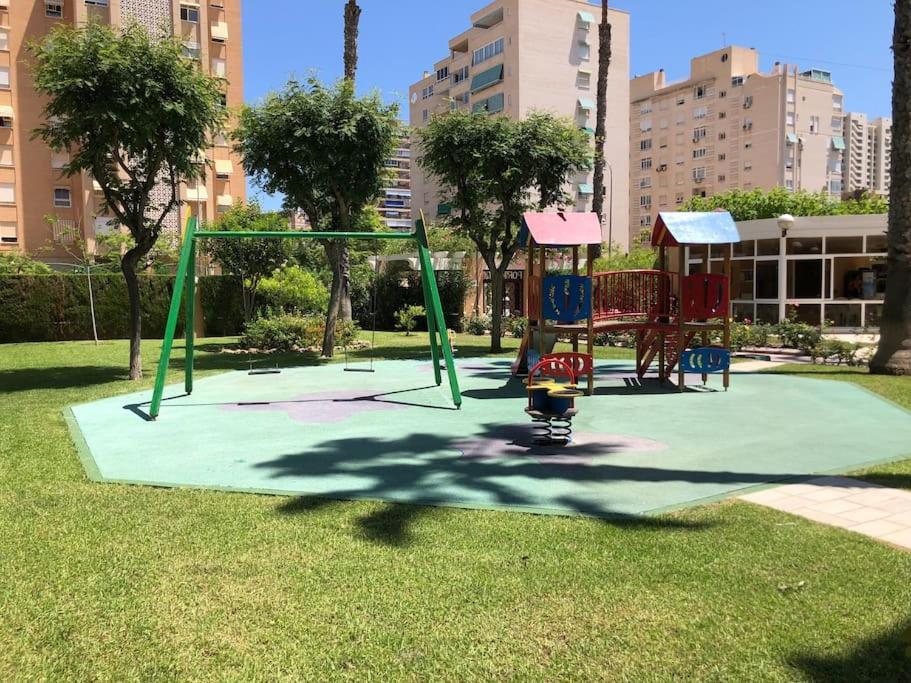 Precioso apartamento en Urbanización junto al mar. Alicante Exterior foto